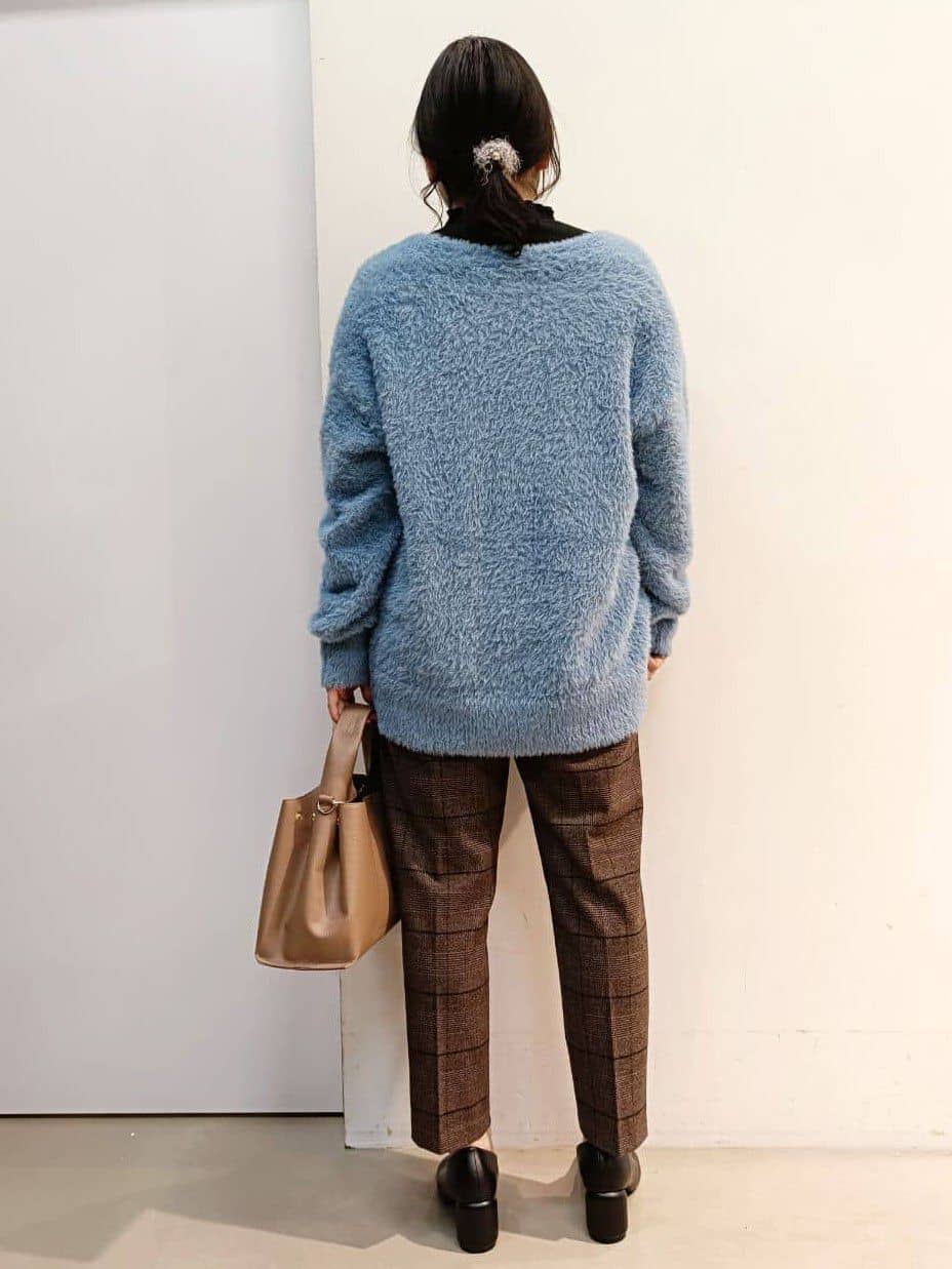 あんさんの「THE SHOP TK｜【ふわふわあったか】フェザーカーディガン」を使ったコーディネート