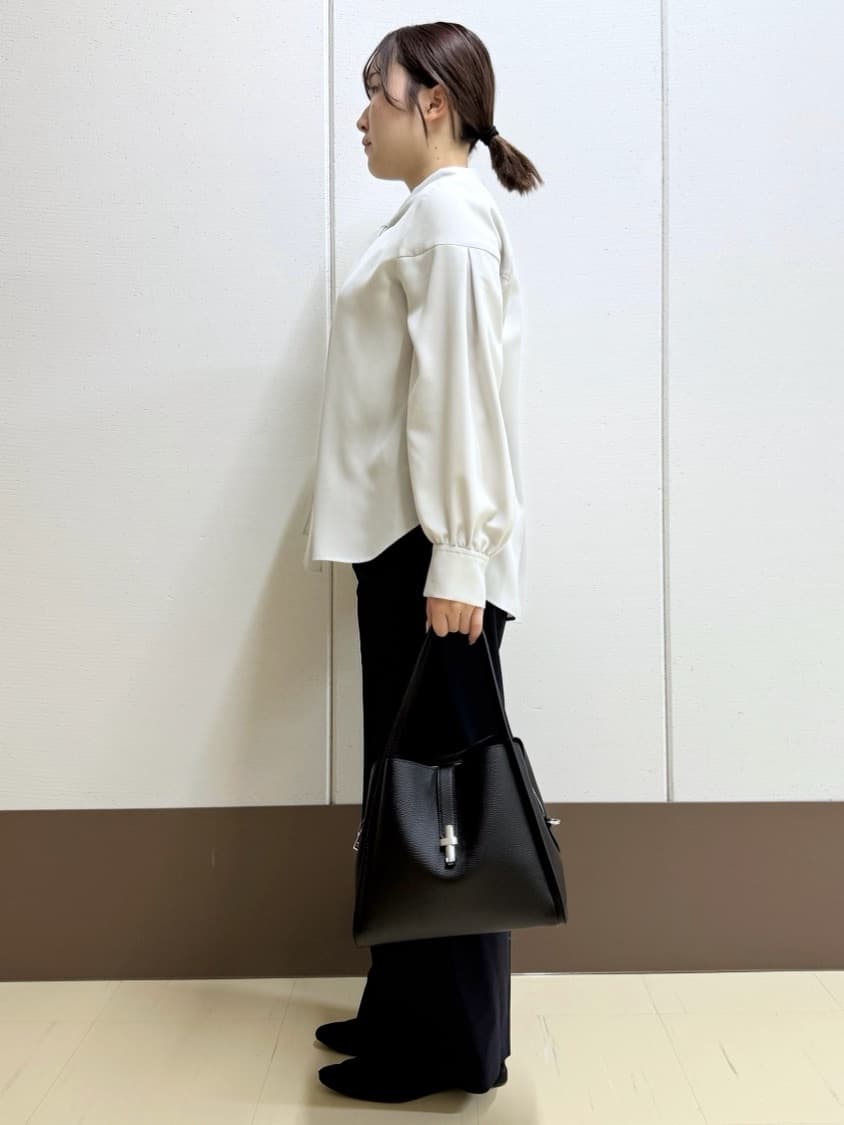 Rikoさんの「INDIVI｜【洗える】ジョーゼットボウタイブラウス」を使ったコーディネート
