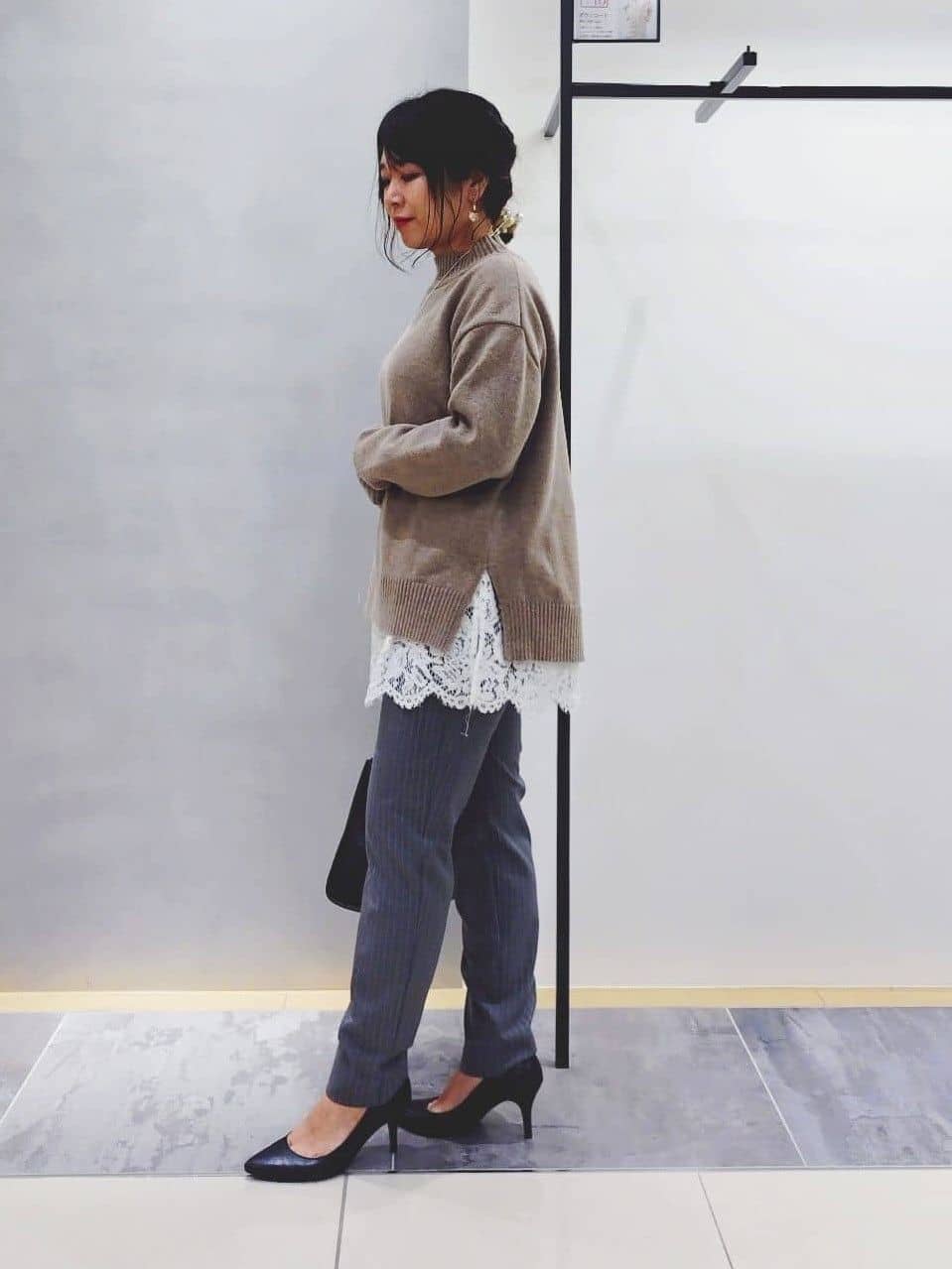 TOMOMIさんの「INDIVI｜【名品／撥水／抗菌防臭】ショート丈リサイクルダウンコート」を使ったコーディネート