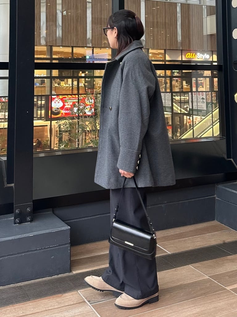 cottonさんの「THE SHOP TK｜【すっきりシルエットが叶う】大人のためのVネックニット/毛玉になりにくい/静電気防止/洗濯機OK」を使ったコーディネート