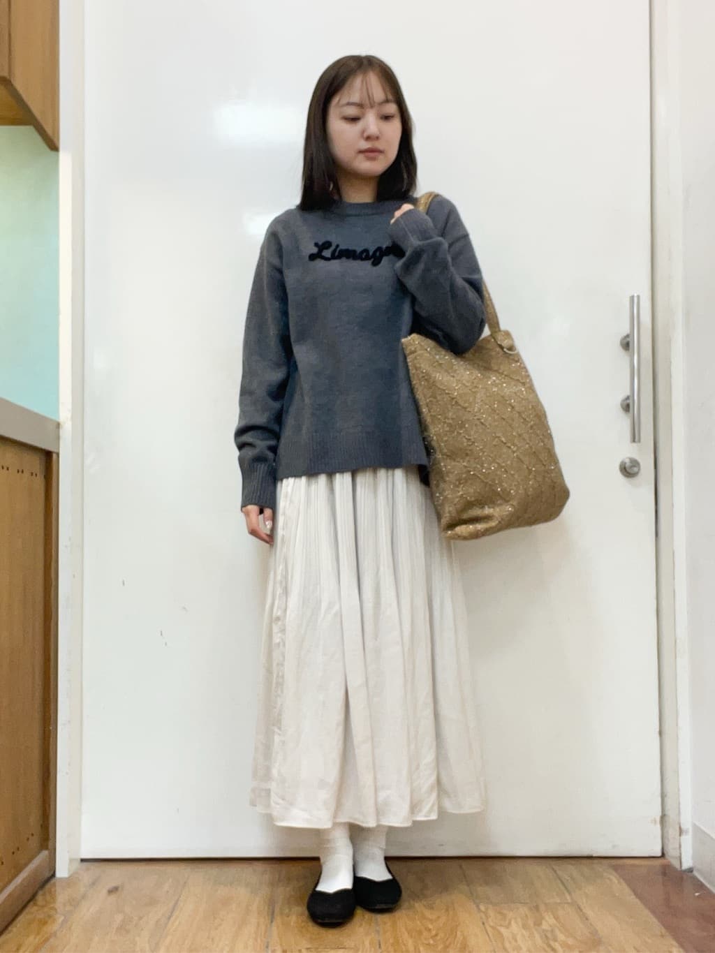 sakiさんの「SHOO･LA･RUE｜【S-LL/洗濯機可】ふわふわがやみつきになる柔らかさ スウェットライクロゴニット」を使ったコーディネート