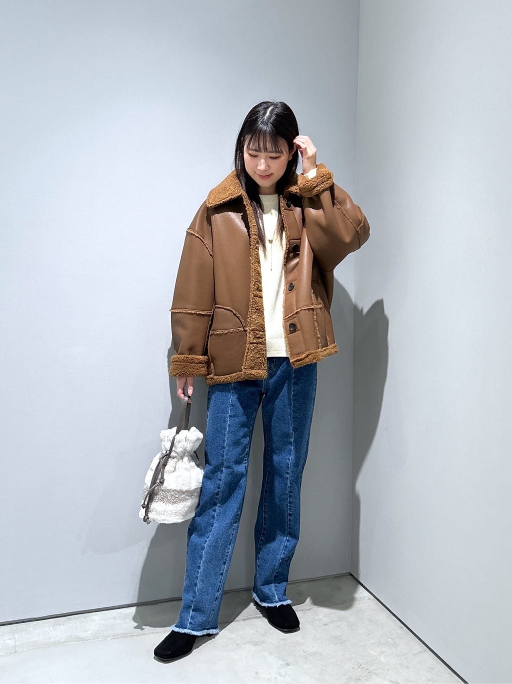 Renoさんの「INDIVI｜センターピンタックデニム」を使ったコーディネート