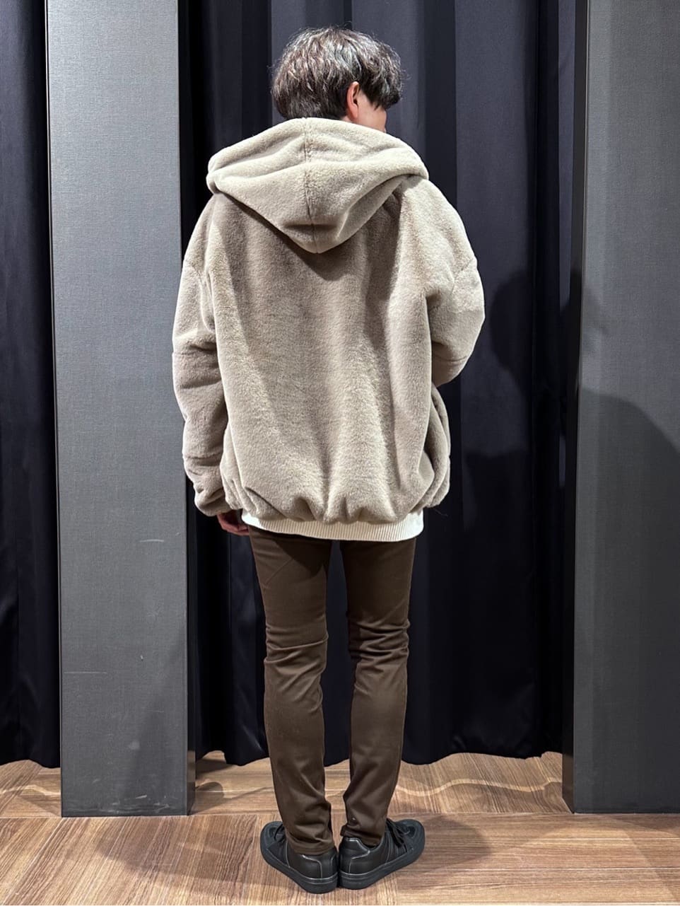 tomoyaさんの「THE SHOP TK｜フードフェイクファーブルゾン」を使ったコーディネート