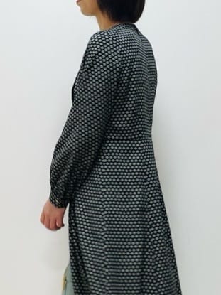 Riiさんの「Reflect｜【通勤/お出かけ◎】ジオメプリントクラシカルワンピース」を使ったコーディネート