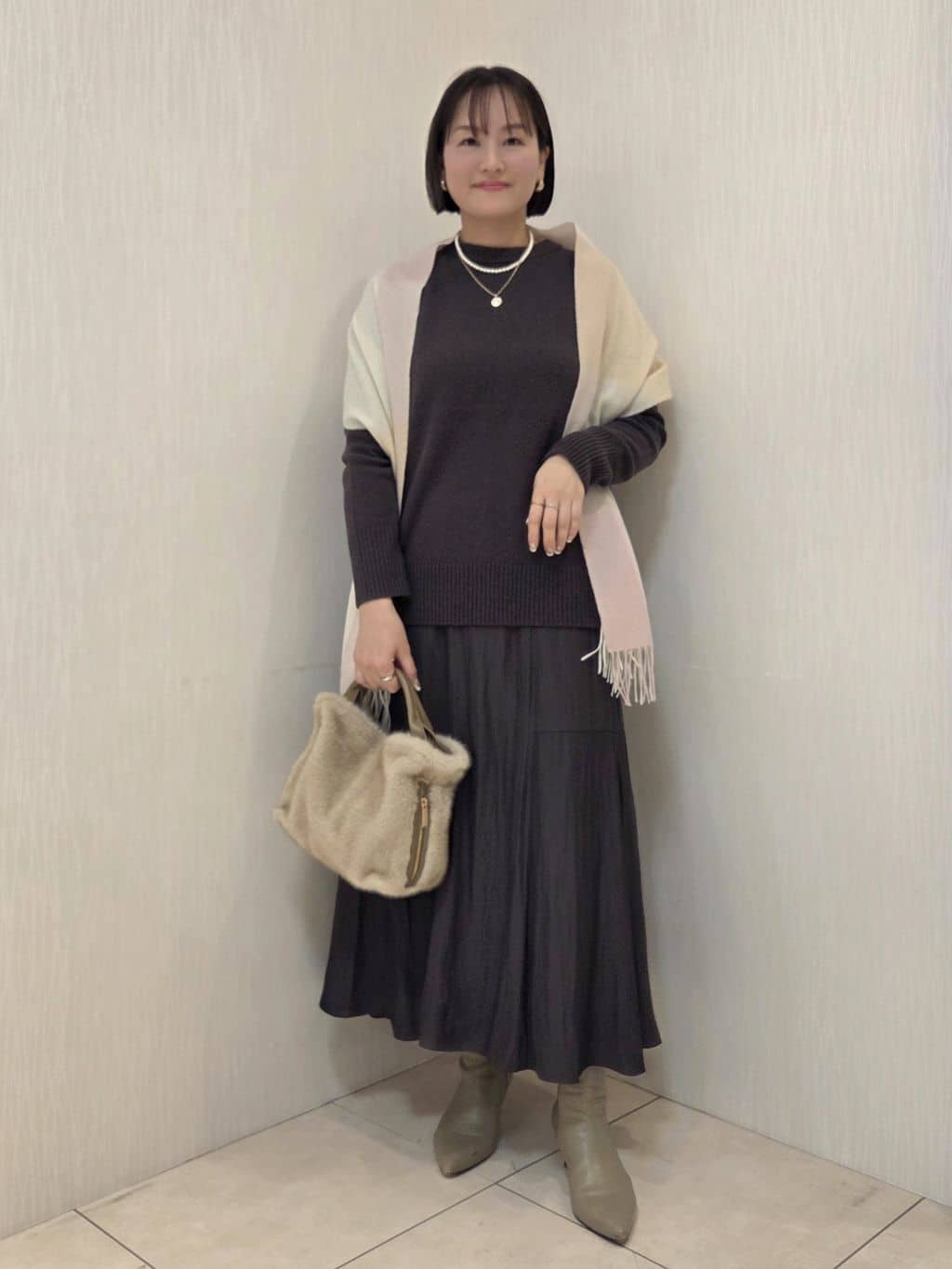 naokoさんの「UNTITLED｜【重ね着もおすすめ/洗える】ウールカシミヤ クルーネックニット」を使ったコーディネート