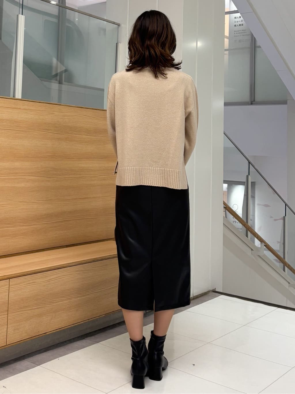 sawaさんの「COUP DE CHANCE｜◆【手洗い可／日本製／カシミヤ混】ミドルゲージのハイネックニットトップス」を使ったコーディネート