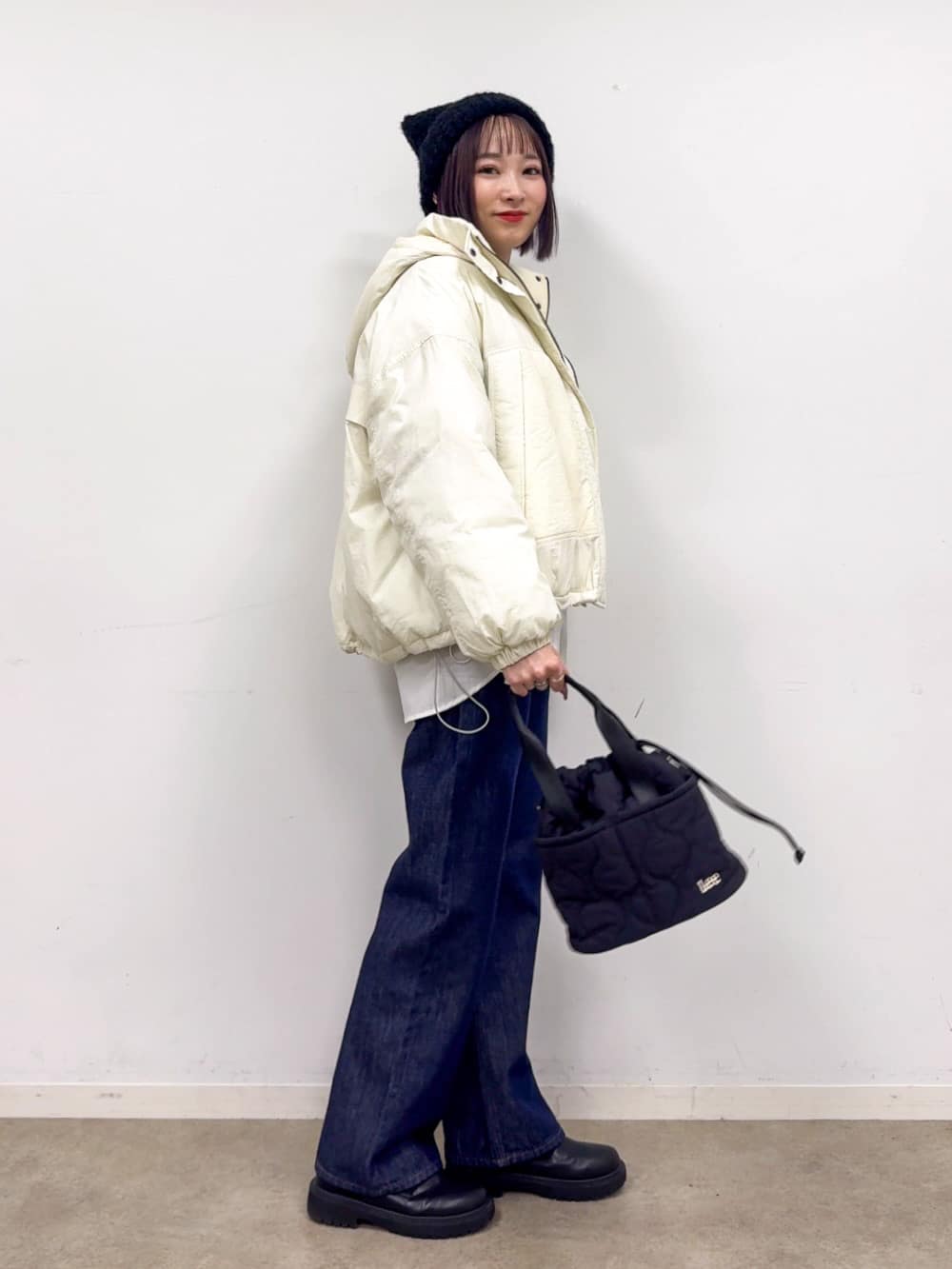 𝐜𝐡𝐢𝐤𝐚さんの「SHOO･LA･RUE｜【撥水/あったか】たっぷり着られる 中綿モンスターショートコート」を使ったコーディネート