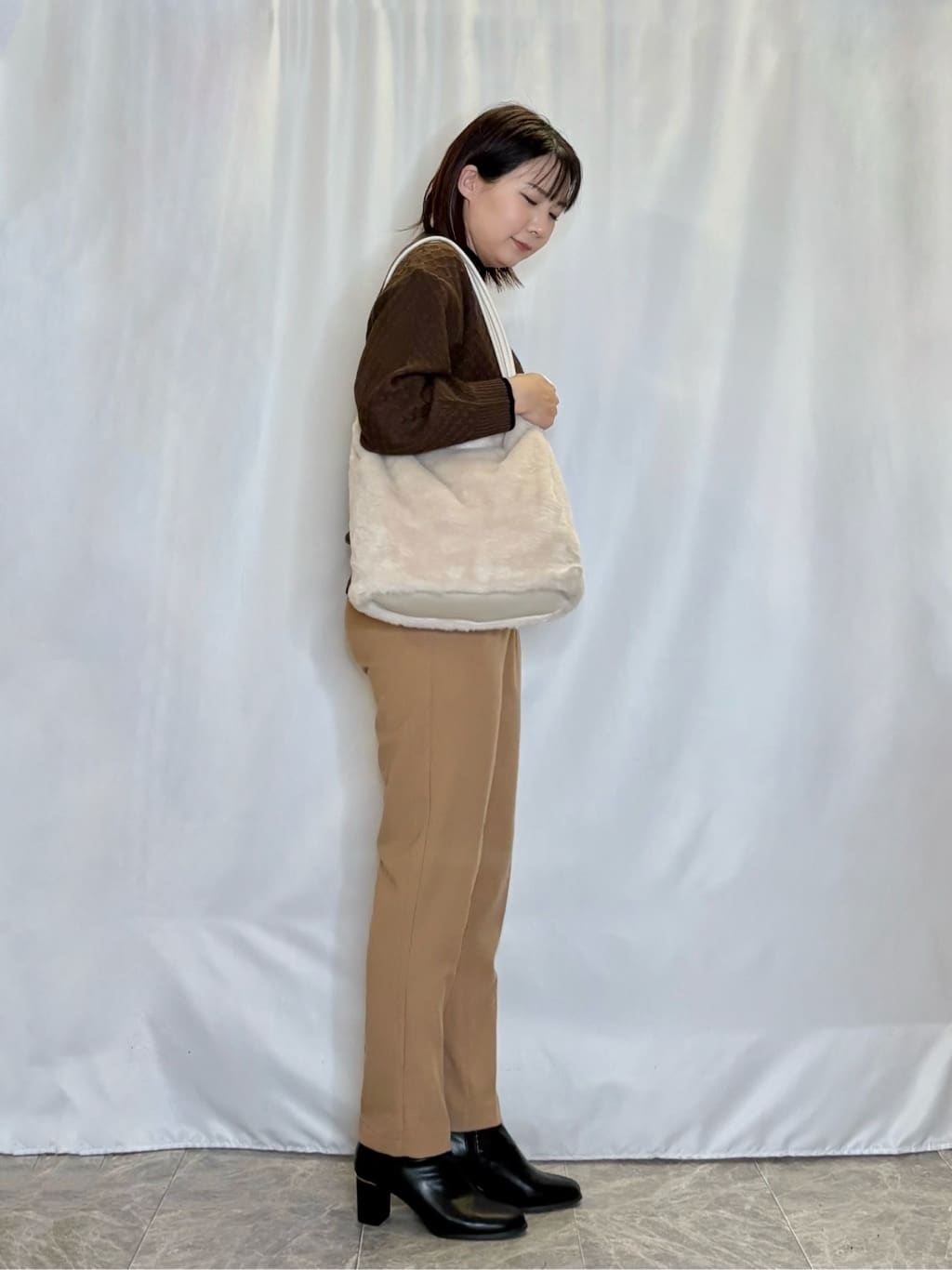 ネリさんの「SHOO･LA･RUE｜【洗濯機可/S-LL】美脚見え あったか裏起毛 テーパードパンツ」を使ったコーディネート