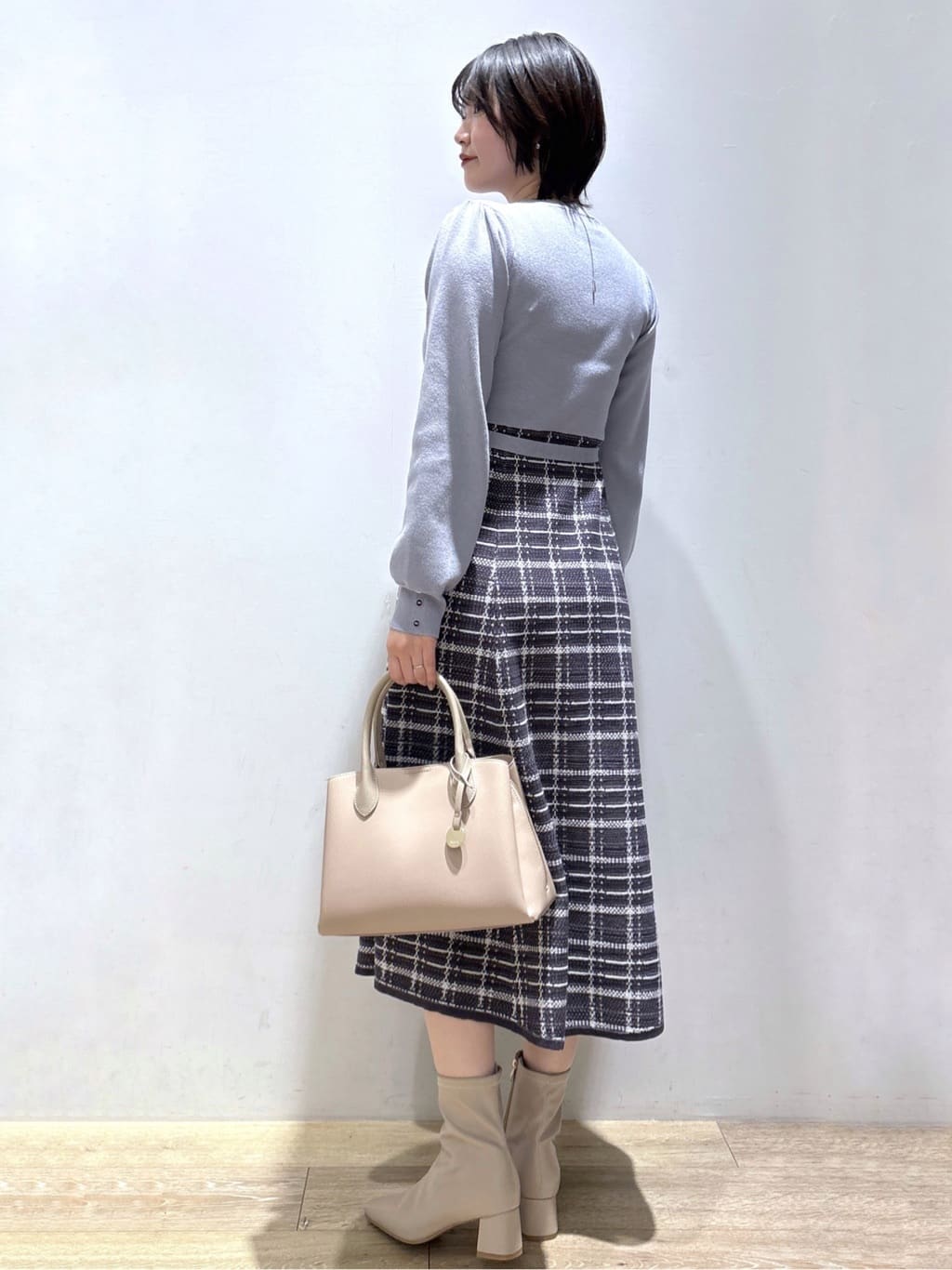 mizukiさんの「index｜チェックラメジャカードニットワンピース」を使ったコーディネート