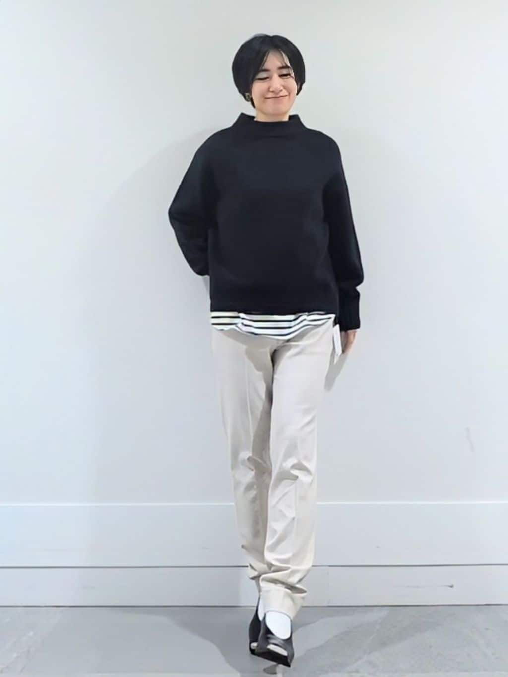 ミズタさんの「UNTITLED｜【はっ水機能/フード取り外し可/防寒】ロングダウンコート」を使ったコーディネート
