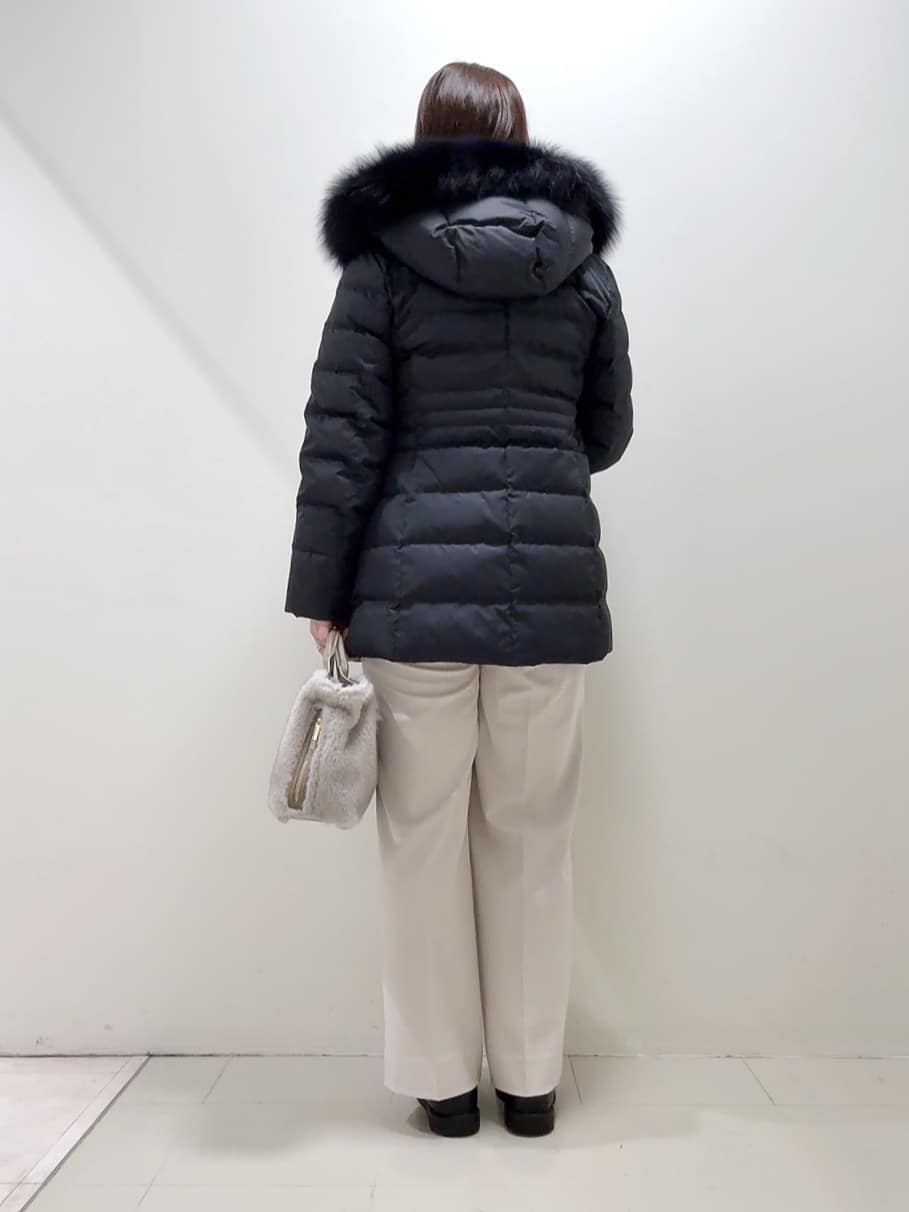 YUIさんの「UNTITLED｜【はっ水機能/フード取り外し可】ミディダウンコート」を使ったコーディネート