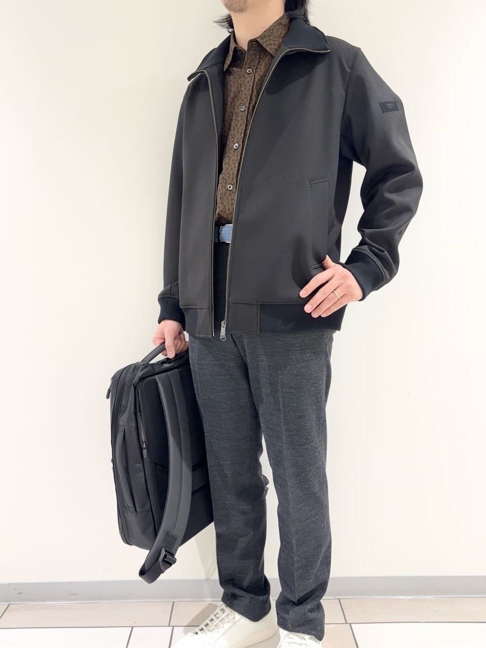 及川さんの「TAKEO KIKUCHI｜【JUST ONE LAYER】ダウンファブリック ジップアップ リブ ブルゾン」を使ったコーディネート