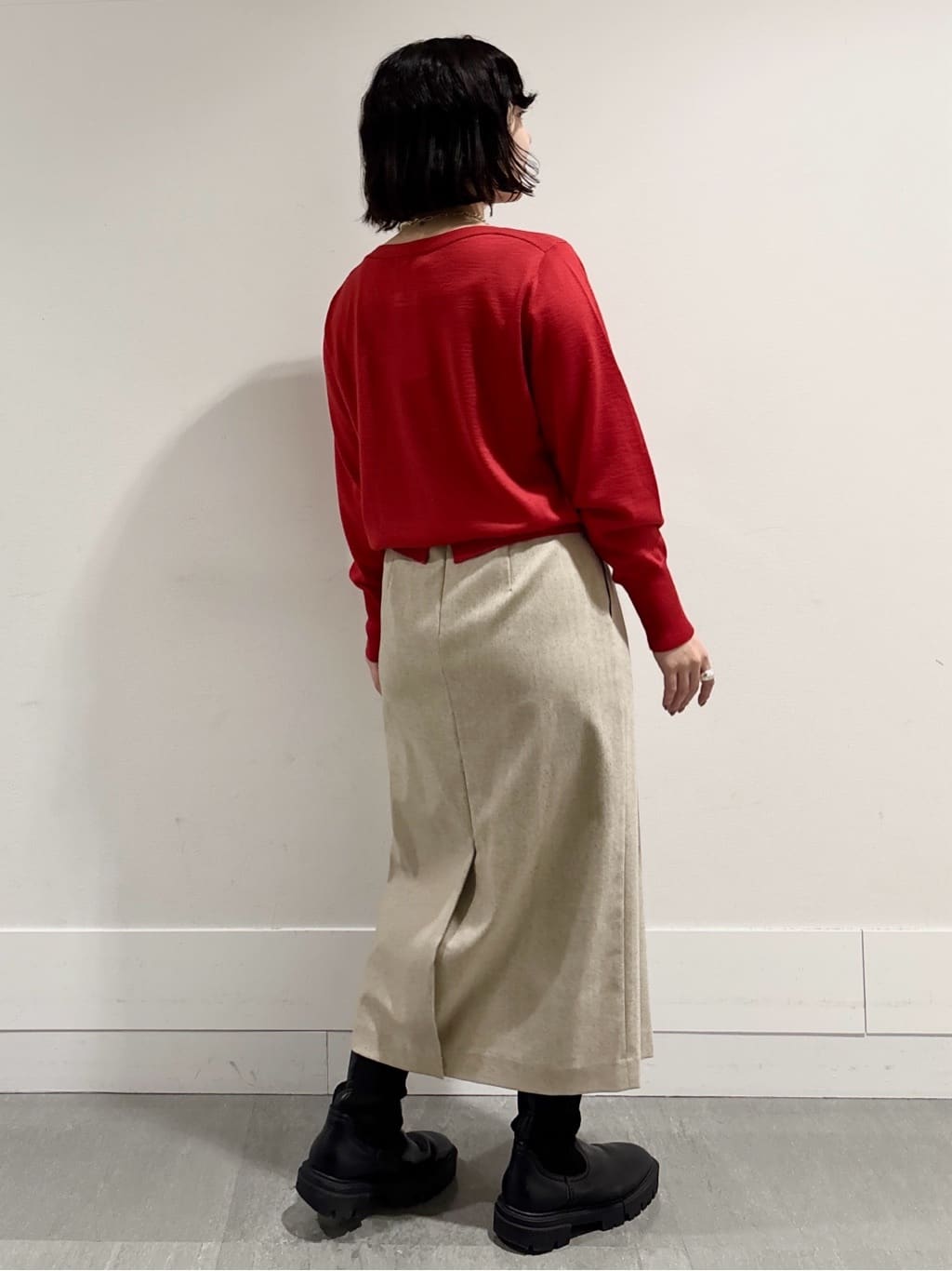 モエカさんの「UNTITLED｜【アンサンブル可/洗える】シルクウールカシミヤ ドルマンスリーブニット」を使ったコーディネート