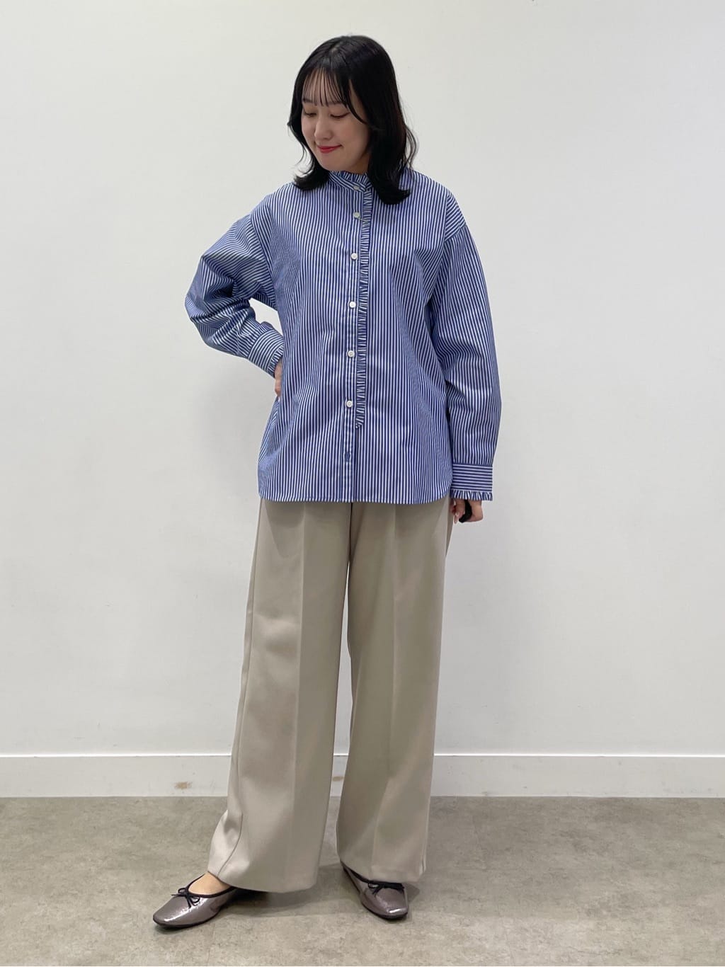 yukariさんの「Dessin｜【洗える】フリルネックブラウス」を使ったコーディネート