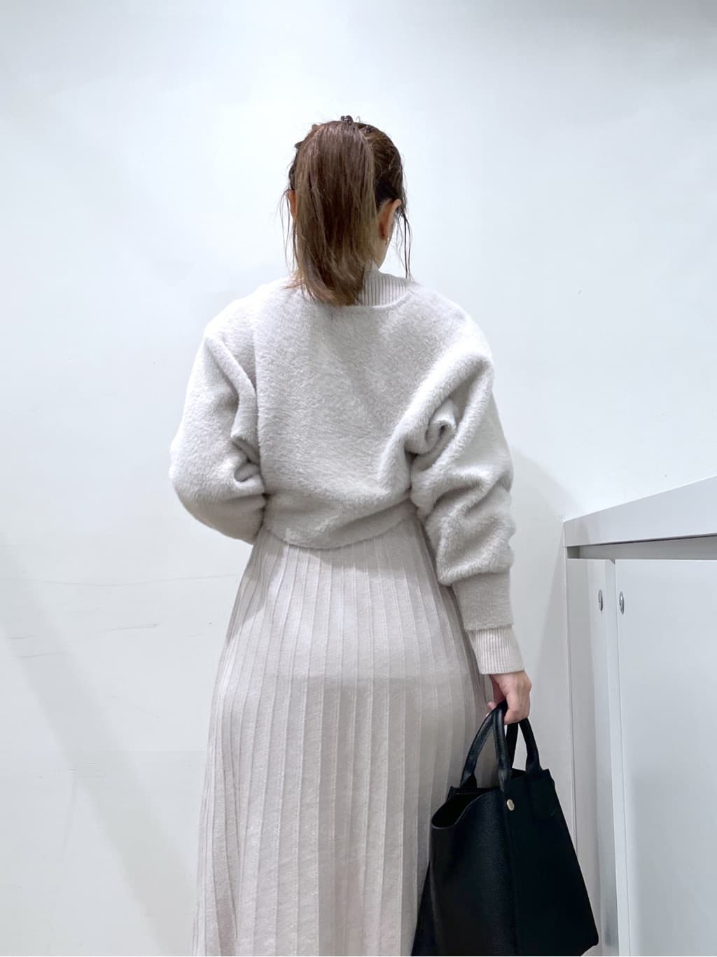 Junさんの「index｜ラメフェザープルオーバーセット ニットワンピース【洗濯機OK】《XS～LL》」を使ったコーディネート