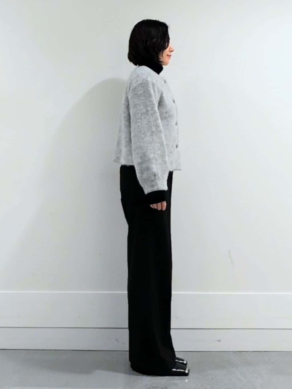 ミズタさんの「UNTITLED｜【ジャケット風/メタルボタン】アルパカ混シャギーカーディガン」を使ったコーディネート