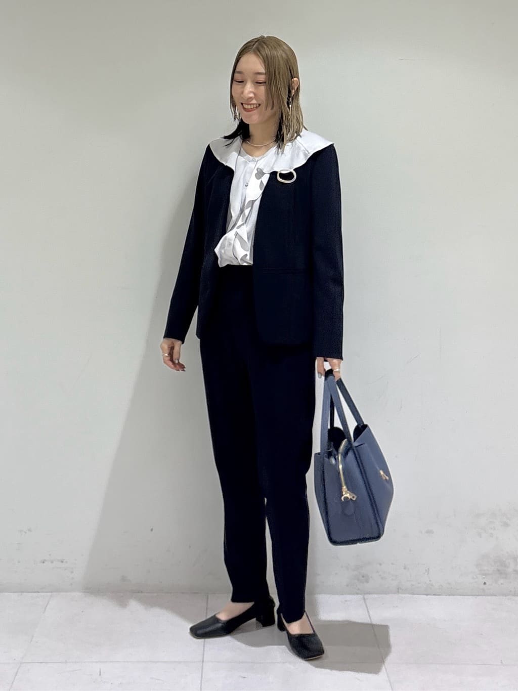 kotakiさんの「INDIVI｜【通勤スーツ／洗える】ストレッチカラーレスジャケット」を使ったコーディネート