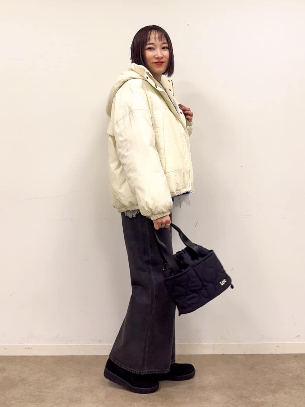 𝐜𝐡𝐢𝐤𝐚さんの「SHOO･LA･RUE｜【撥水/あったか】たっぷり着られる 中綿モンスターショートコート」を使ったコーディネート