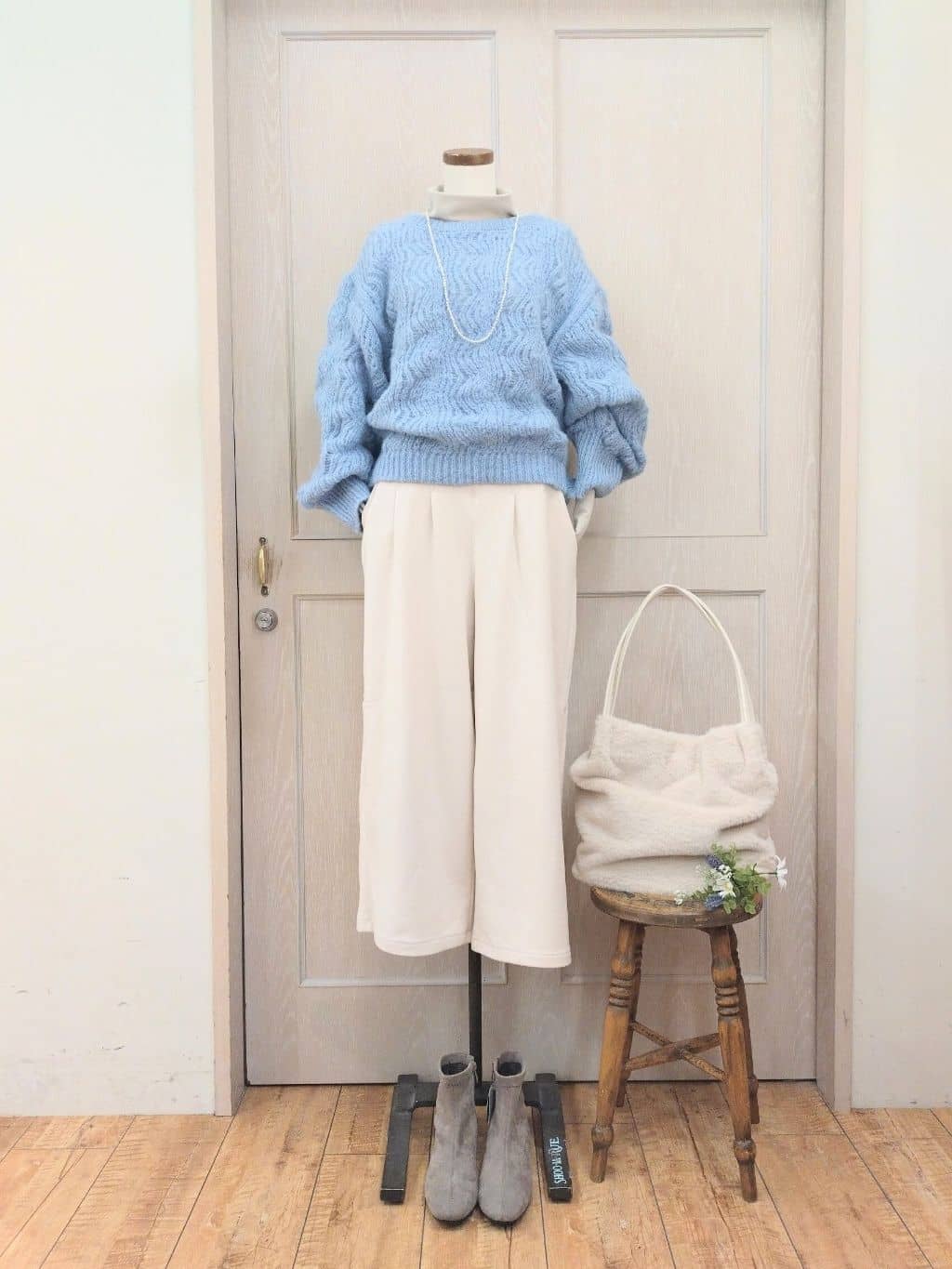 asaさんの「SHOO･LA･RUE｜【S-LL】ふんわり大人の 透かし編みニット」を使ったコーディネート