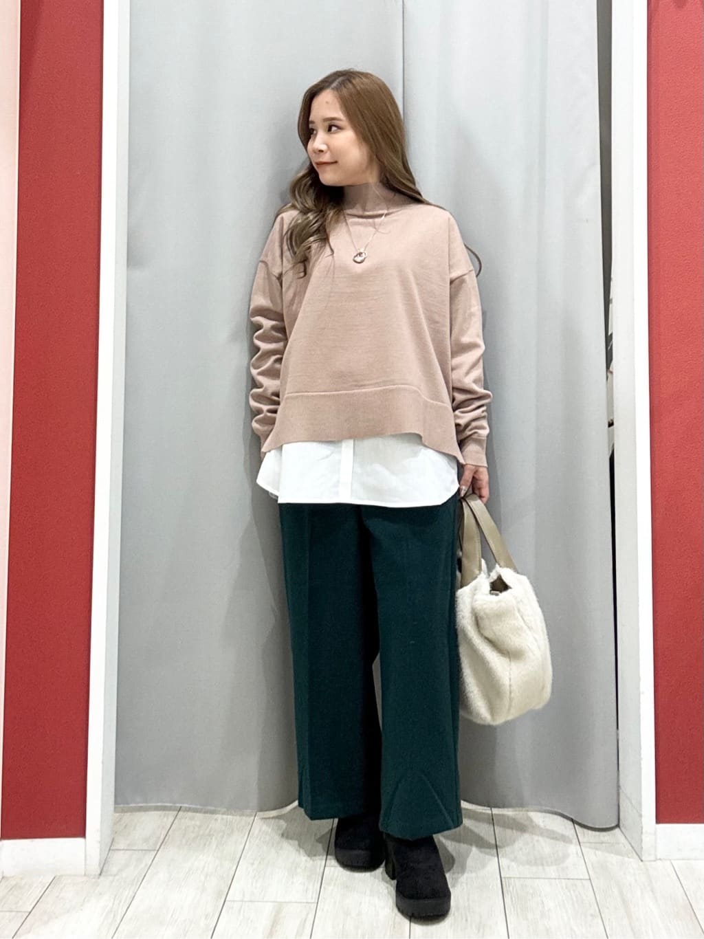 shioさんの「SHOO･LA･RUE｜【洗濯機可/撥水】フェイクファーフード ロングダウン」を使ったコーディネート