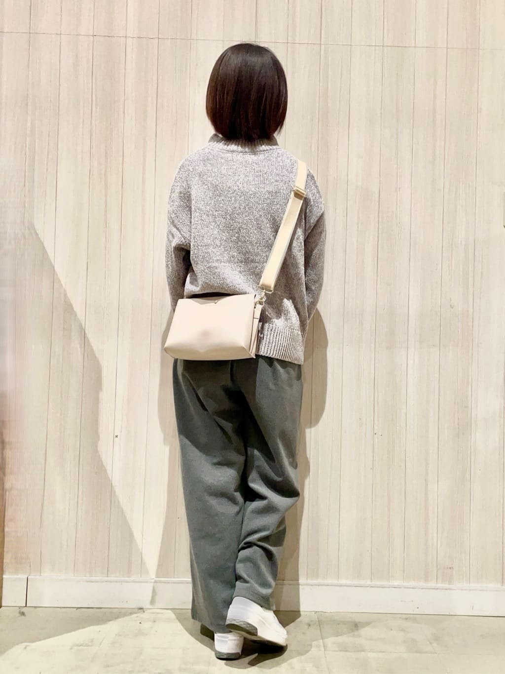 Danke さんの「SHOO･LA･RUE｜【着丈選べる/きっと虜になる】あったかもちもち ワイドパンツ」を使ったコーディネート