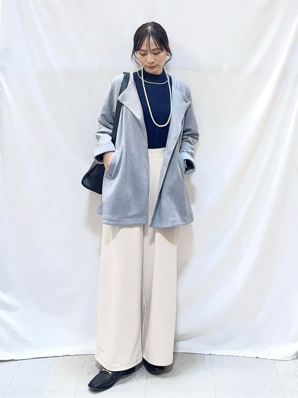 𝐇𝐢𝐫𝐨𝐦𝐢さんの「SHOO･LA･RUE｜【S-LL】上品さを纏う やわらかフェイクスエード ミドル丈ブルゾン」を使ったコーディネート