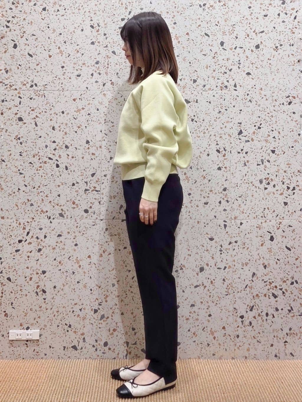 なつみさんの「OPAQUE.CLIP｜ステップヘムテーパードパンツ／セットアップ対応可【洗濯機OK】」を使ったコーディネート