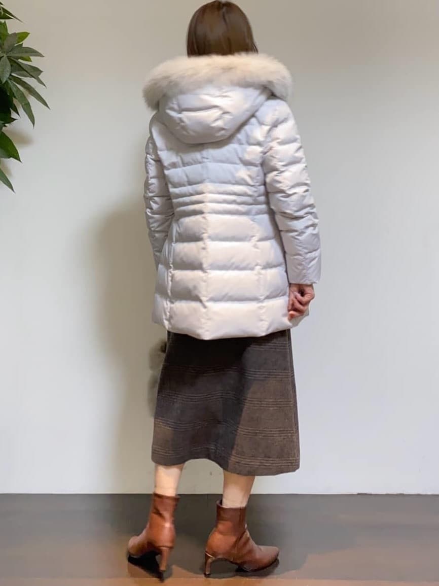 tomoさんの「UNTITLED｜【はっ水機能/フード取り外し可】ミディダウンコート」を使ったコーディネート