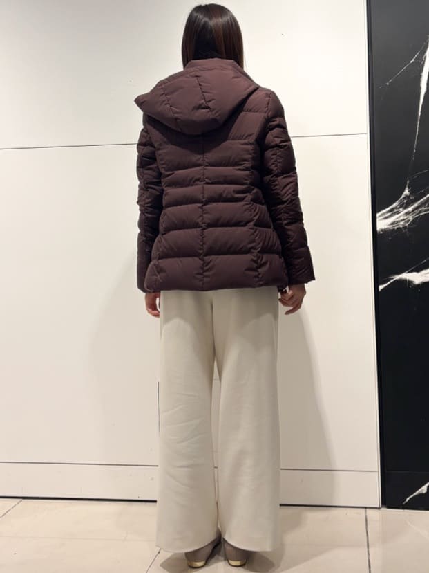 シオンさんの「COUP DE CHANCE｜【手洗い可】スパンコール付ニットトップス」を使ったコーディネート