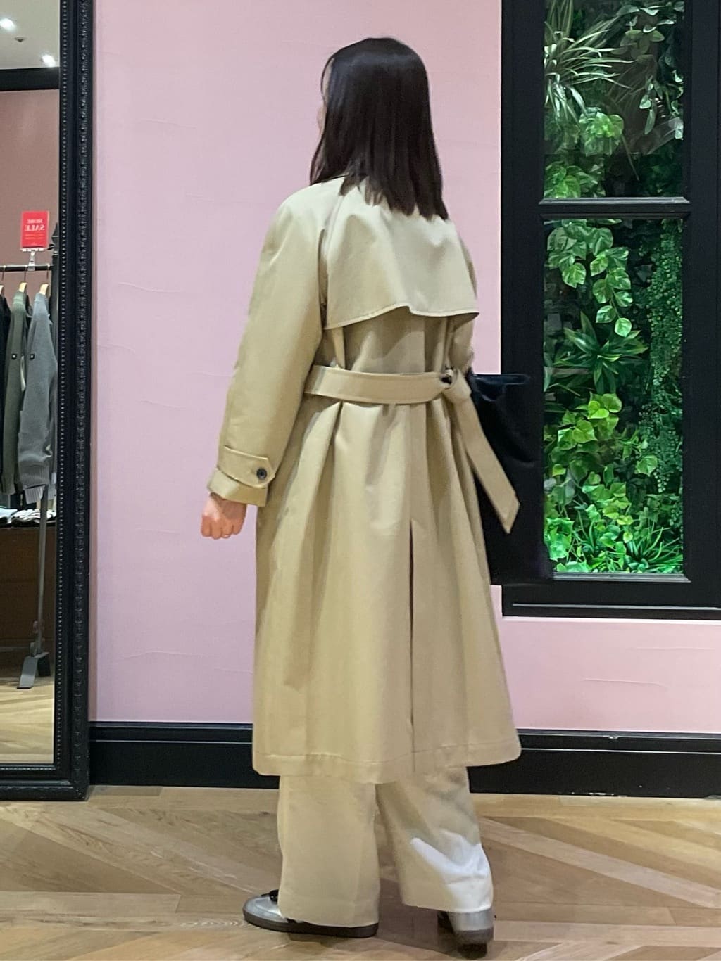 Hiwatashiさんの「DRESSTERIOR｜【ウォッシャブル/美シルエット】ライト トレンチコート」を使ったコーディネート