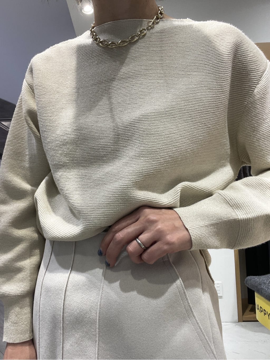 あいさんの「OPAQUE.CLIP｜ラメガーターボートネックニット【洗濯機OK】」を使ったコーディネート