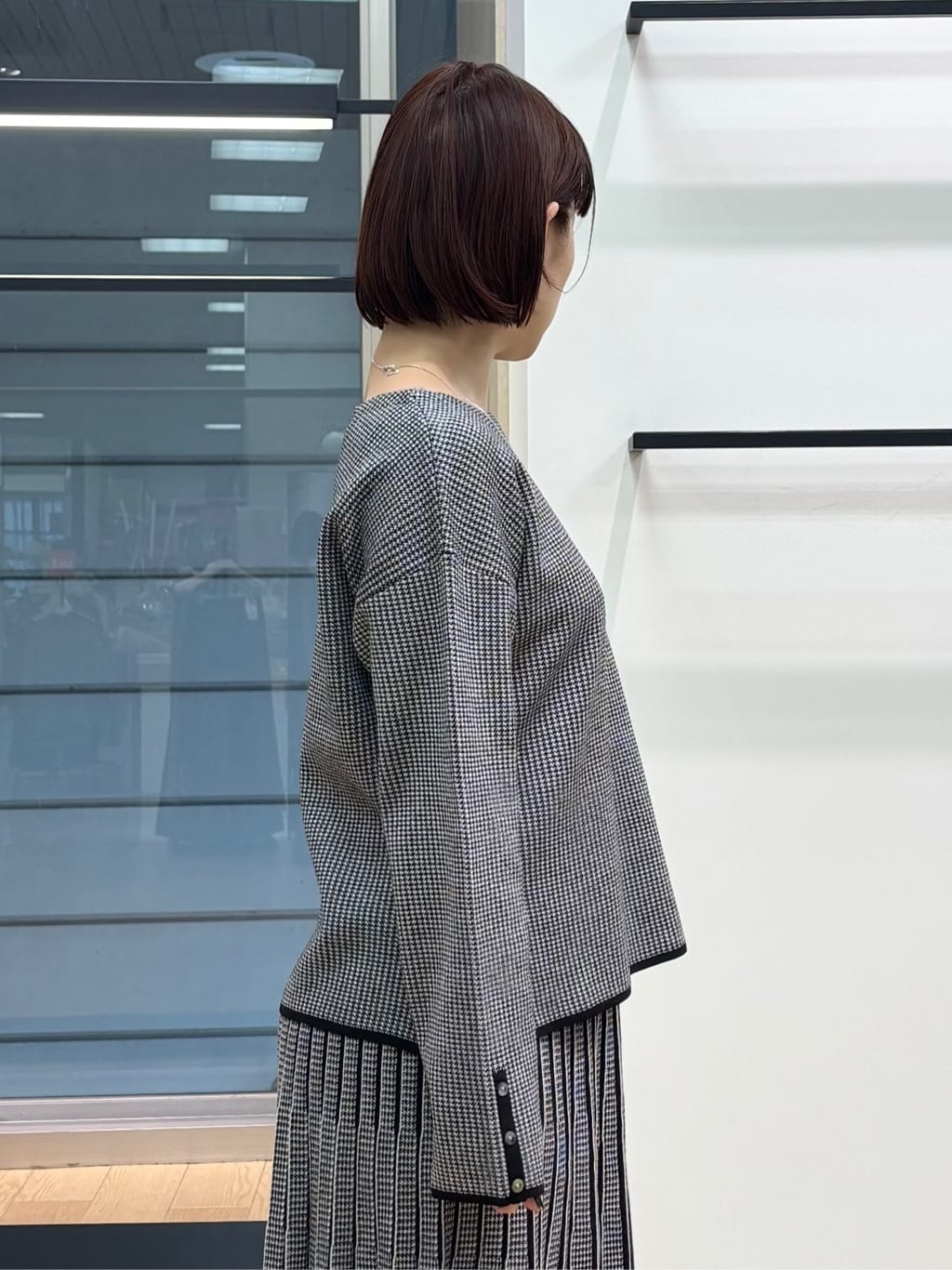 asamiさんの「INDIVI｜【洗える／SETUP可能】ジャカードボートネックニット」を使ったコーディネート