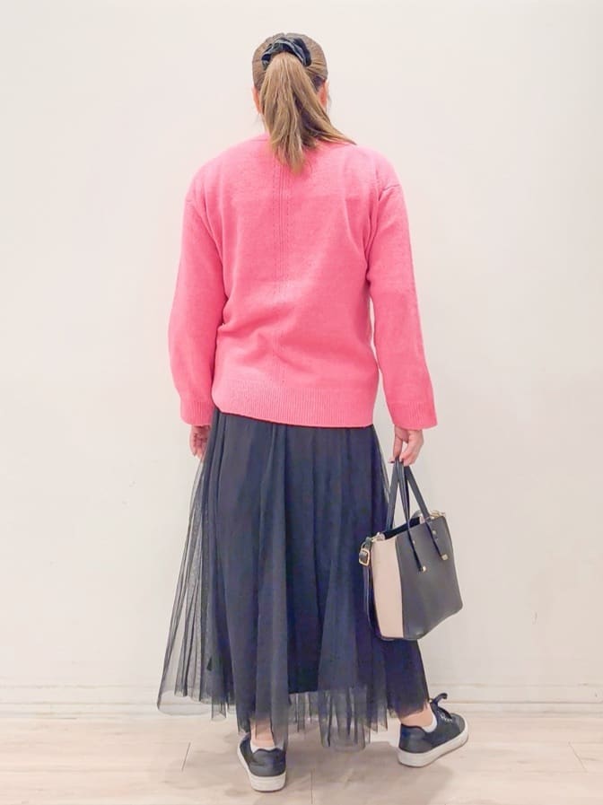 naoさんの「SHOO･LA･RUE｜【洗濯機可】お気に入りカラーを身にまとって　ふんわりゆるニット」を使ったコーディネート