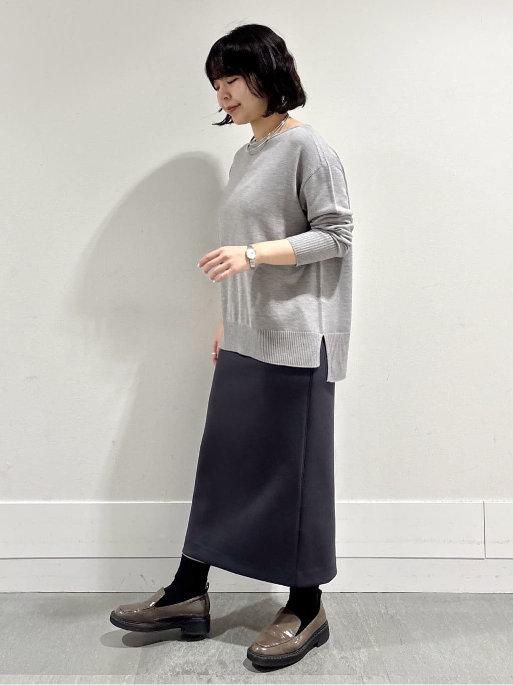 モエカさんの「UNTITLED｜【8色展開/体型カバー】魅せるタイムレスニット」を使ったコーディネート