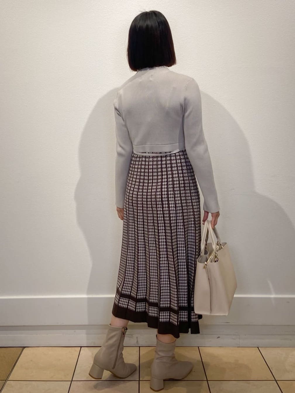 kimiさんの「index｜千鳥チェックバイカラーニットワンピース【洗濯機OK／抗ピル】」を使ったコーディネート