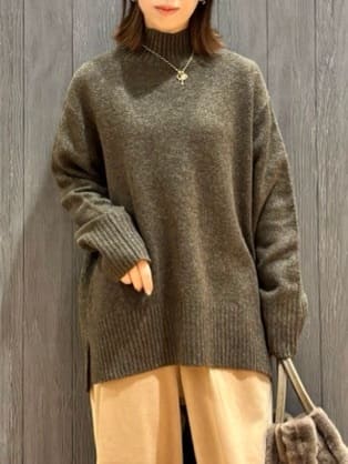 meiさんの「SHOO･LA･RUE｜【S-LL】ゆるシルエットな メランジタートルニット」を使ったコーディネート