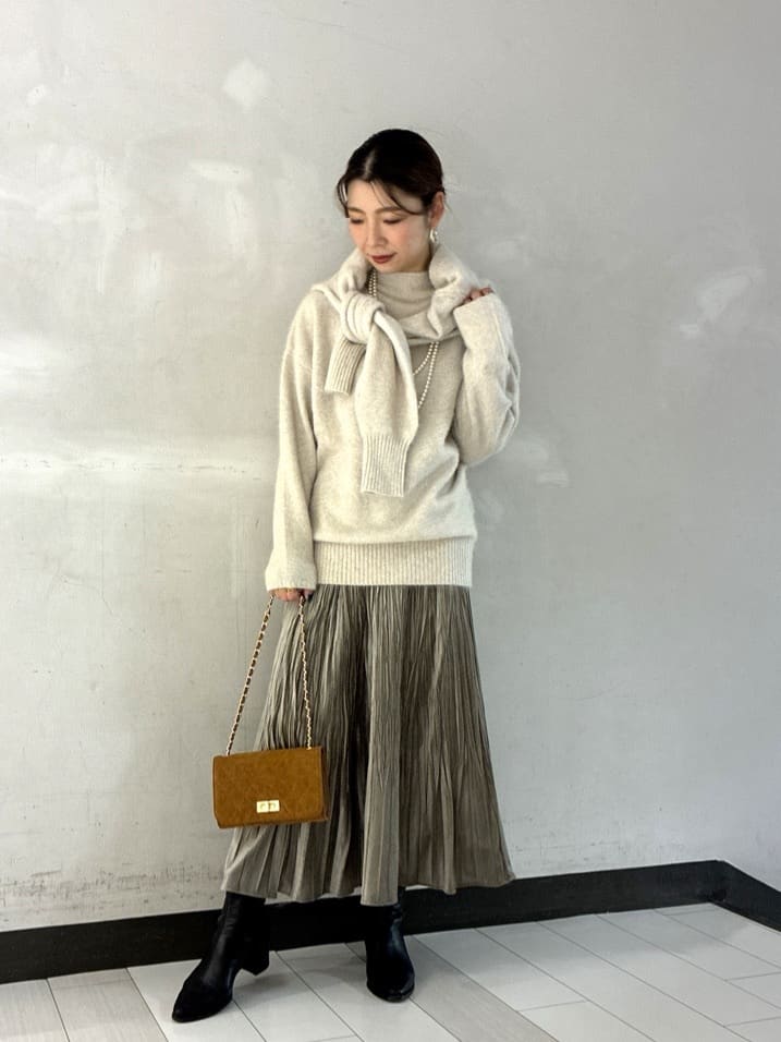 Rinさんの「UNTITLED｜【大人な品格/ふわふわニット】フォックスカシミヤ コクーンニット」を使ったコーディネート