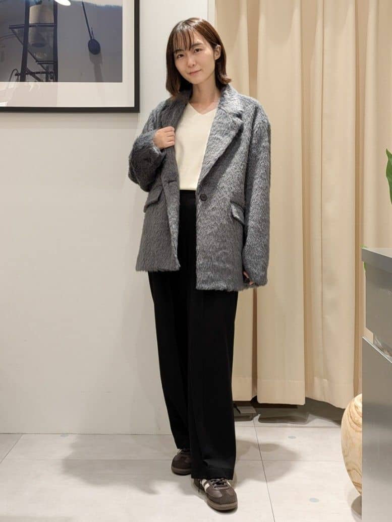 なめさんの「THE SHOP TK｜纏うだけで大人上品 シャギーチェスターハーフコート」を使ったコーディネート