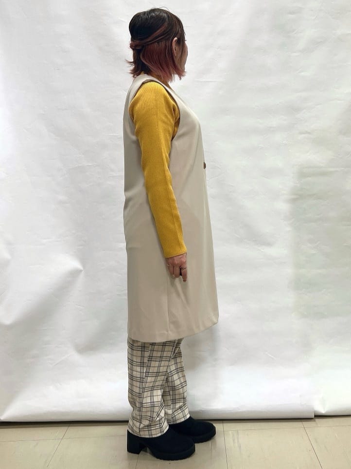 YUIさんの「SHOO･LA･RUE｜【絶妙なゆるピタ/洗濯機可】ちくちくしにくい リブハイネックやわらかニット」を使ったコーディネート