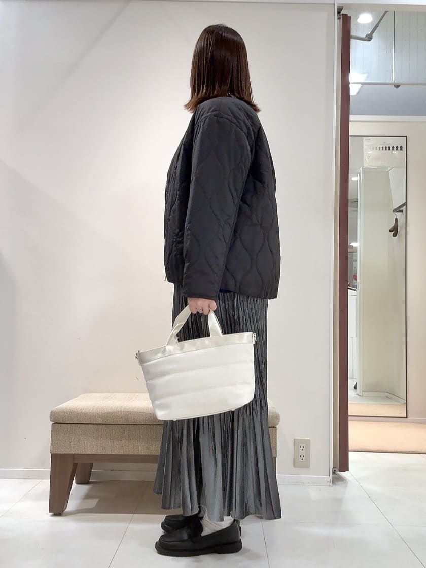 YUIさんの「UNTITLED｜【8色展開/体型カバー】魅せるタイムレスニット」を使ったコーディネート