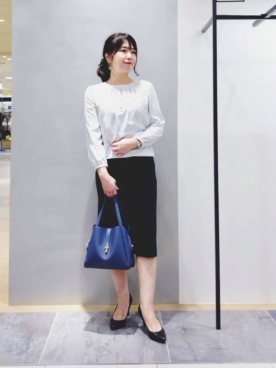 TOMOMIさんの「INDIVI｜【通勤スーツ／洗える】ストレッチカラーレスジャケット」を使ったコーディネート