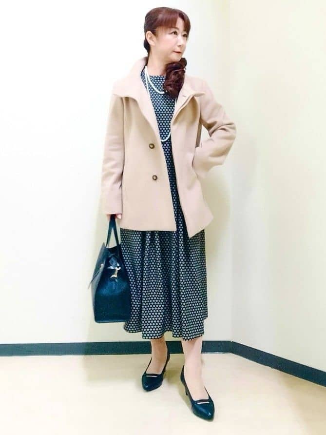 花さんの「Reflect｜【通勤/お出かけ◎】ジオメプリントクラシカルワンピース」を使ったコーディネート