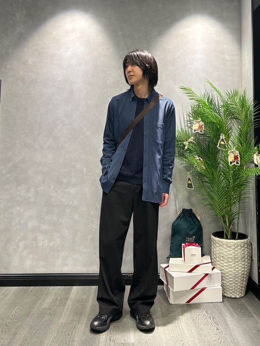 ruiさんの「TAKEO KIKUCHI｜【抗菌防臭/シーズンレス】シアサッカーギンガムチェック ストレッチシャツ」を使ったコーディネート