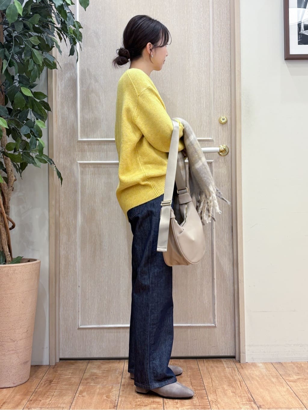 なみさんの「SHOO･LA･RUE｜【SHOO・LA・RUE DENIM/SS-LL】程よい厚みの ストレートデニムパンツ（10.5オン」を使ったコーディネート