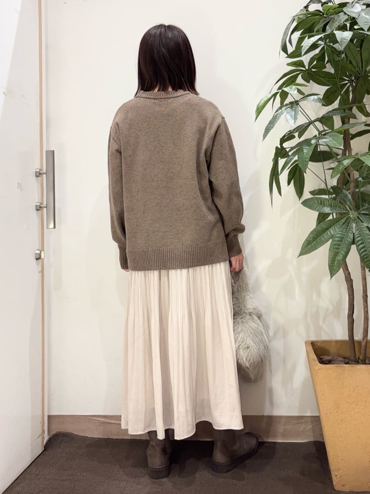 宗形さんの「SHOO･LA･RUE｜【S-LL/洗濯機可】ふわふわがやみつきになる柔らかさ スウェットライクロゴニット」を使ったコーディネート