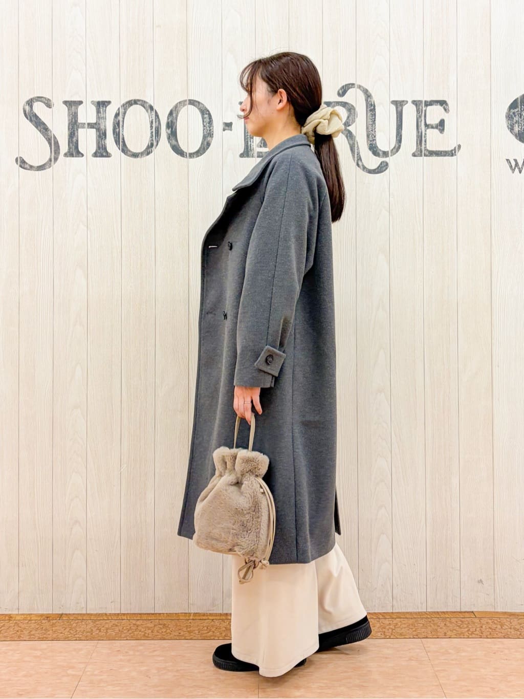 Nakaさんの「SHOO･LA･RUE｜【絶妙なゆるピタ/洗濯機可】ちくちくしにくい リブハイネックやわらかニット」を使ったコーディネート