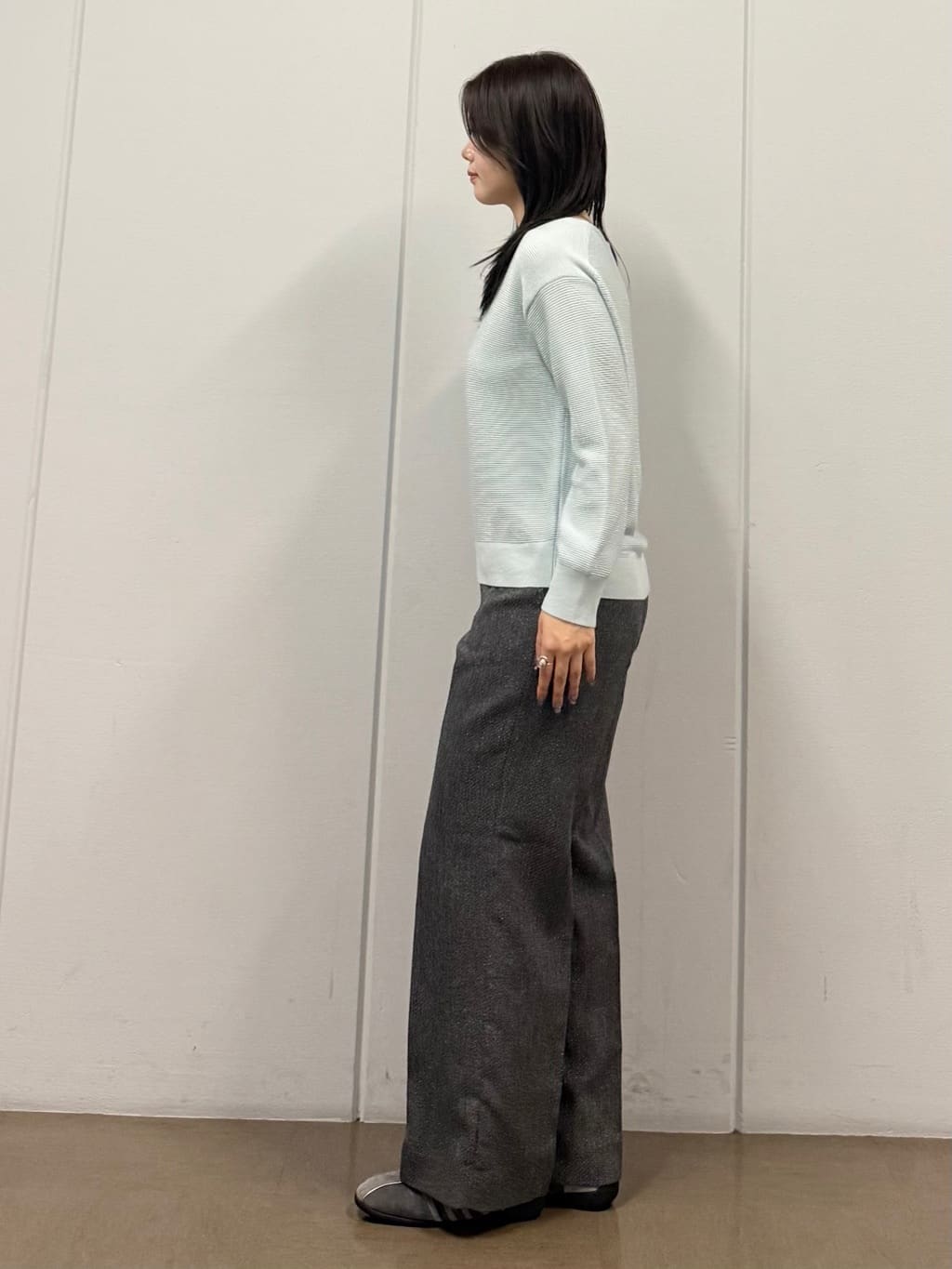 mizukiさんの「INDIVI｜【褒められパンツ/ウール調素材】ラメ混ワイドパンツ」を使ったコーディネート