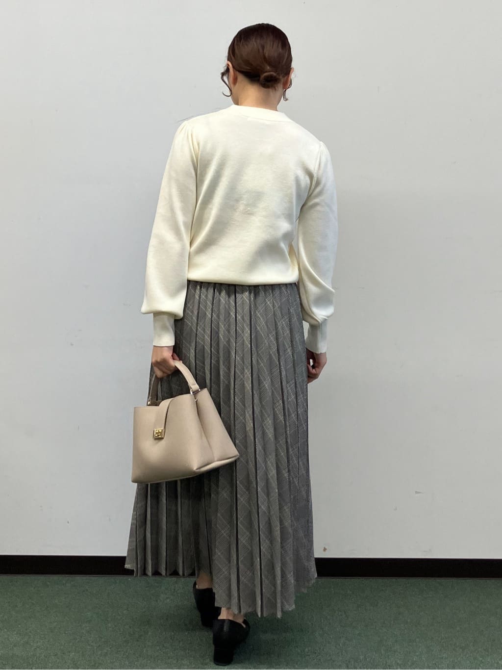 MAYUKIさんの「index｜フラワーモチーフハイネックニット【洗える】」を使ったコーディネート