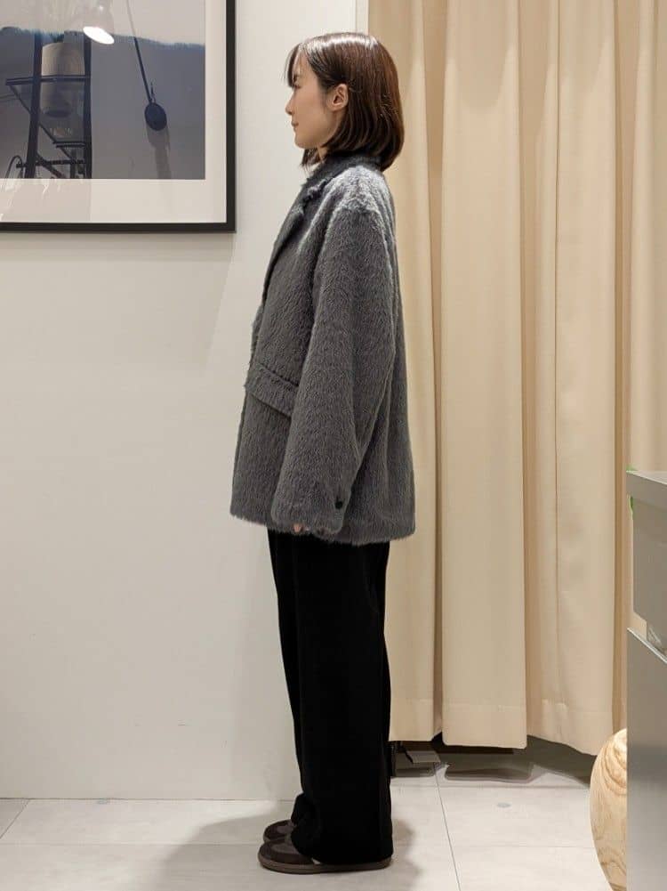 なめさんの「THE SHOP TK｜纏うだけで大人上品 シャギーチェスターハーフコート」を使ったコーディネート