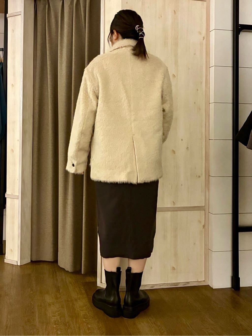 aiさんの「THE SHOP TK｜纏うだけで大人上品 シャギーチェスターハーフコート」を使ったコーディネート